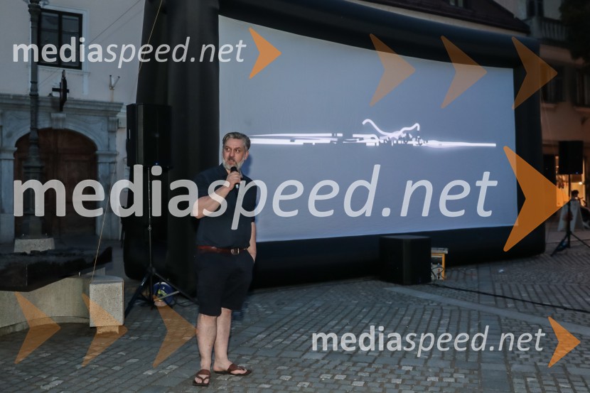  Klemen Dvornik, filmski in televizijski režiser ter predsednik NS DSRV Novem mestu obeležili 100. obletnico prvih Štukljevih medalj na olimpijskih igrah