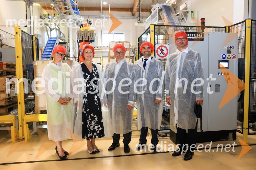  ... ;  Martina  Dalić, predsednica uprave Podravka;  Matjaž Han, minister za gospodarstvo, turizem in šport;  Tomislav  Bujanović, generalni direktor Žito;  Siniša Latinović, PodravkaOtvoritev prenovljene Žitove pekarne Maribor