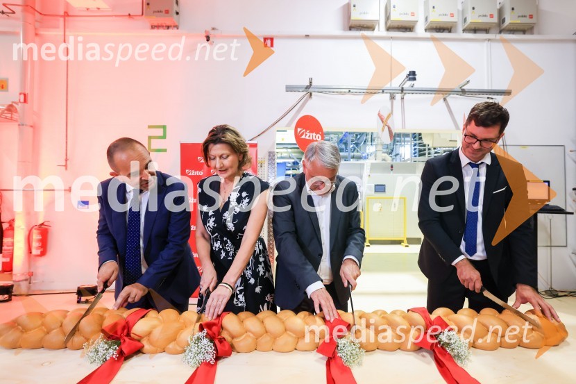  Tomislav  Bujanović, generalni direktor Žito;  Martina  Dalić, predsednica uprave Podravka;  Matjaž Han, minister za gospodarstvo, turizem in šport;  ... Otvoritev prenovljene Žitove pekarne Maribor