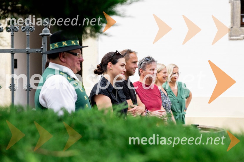  ... ;  Tina Belej, vodja trajnosti in korporativne vključenosti Pivovarna Laško Union;  Urban Kramberger,  direktor festivala Pivo in cvetje, manager blagovne skupine PLU;  Tomaž Majcen, vodja, muzej Laško;  Tanja Subotić Levanič, direktorica korporativnih odnosov, Pivovarna Laško Union;  Marta Bulhak, direktorica Pivovarna Laško UnionDan Laščanov, Pivo in Cvetje 2024