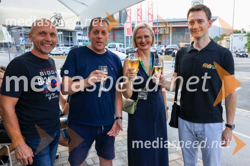  Damjan Kovač, skupina Pivovarna Laško Union, d. o. o.;  Tomaž Režun, župan, Občina Radeče;  Marta Bulhak, direktorica Pivovarna Laško Union;  Marko Šantej, župan, Občina Laško59. festival Pivo in cvetje Laško, otvoritev festivala