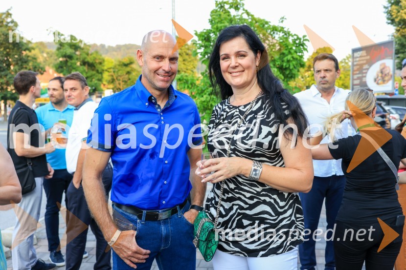  Matjaž Sluga;  Janja Sluga, poslanka Gibanje Svoboda59. festival Pivo in cvetje Laško, otvoritev festivala