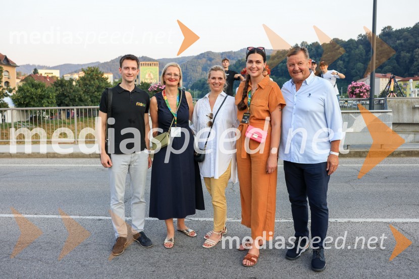  Marko Šantej, župan, Občina Laško;  Marta Bulhak, direktorica Pivovarna Laško Union;  Tanja Subotić Levanič, direktorica korporativnih odnosov, Pivovarna Laško Union;  Tina Belej, vodja trajnosti in korporativne vključenosti Pivovarna Laško Union; dr. Aleksander Jevšek, minister za kohezijo in regionalni razvoj59. festival Pivo in cvetje Laško, otvoritev festivala