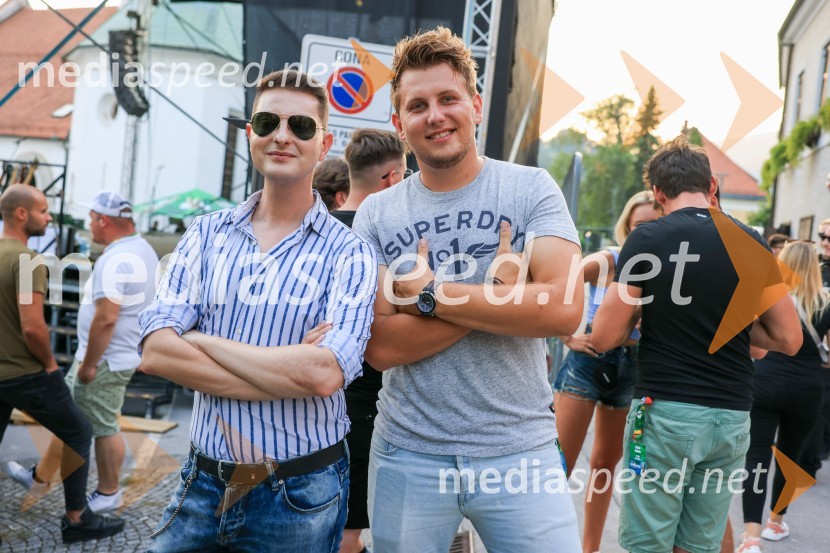  Damjan Murko, pevec;  Til Čeh, pevec59. festival Pivo in cvetje Laško, otvoritev festivala