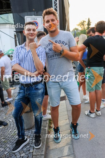  Damjan Murko, pevec;  Til Čeh, pevec59. festival Pivo in cvetje Laško, otvoritev festivala