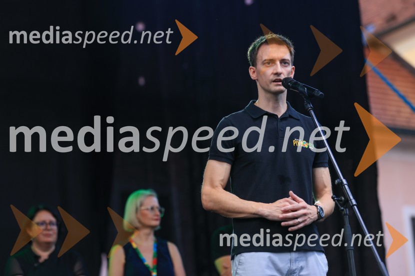  Dubravka Kalin, generalna direktorica, Direktorat za turizem na Ministrstvu za gospodarstvo, turizem in šport;  Marta Bulhak, direktorica Pivovarna Laško Union;  Marko Šantej, župan, Občina Laško59. festival Pivo in cvetje Laško, otvoritev festivala