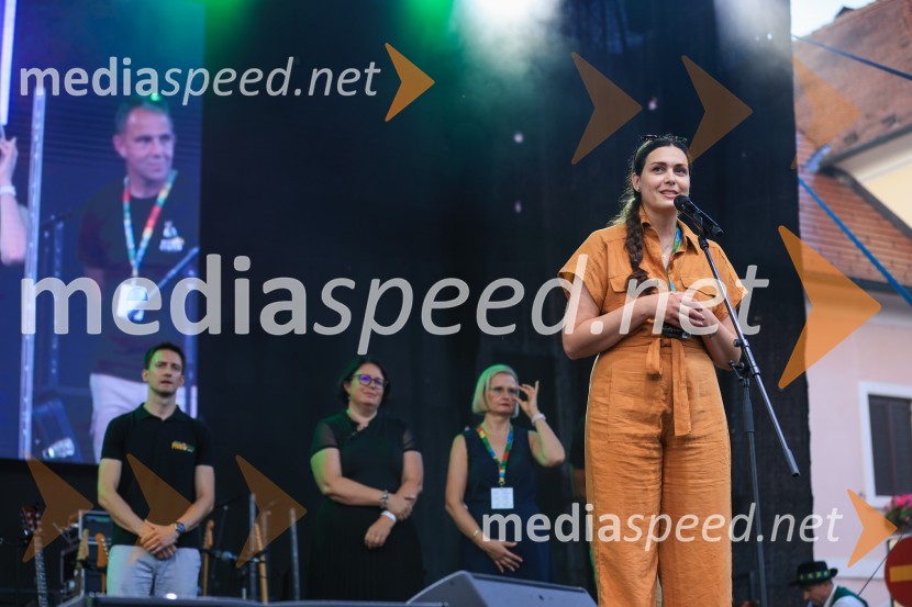  Marko Šantej, župan, Občina Laško;  Dubravka Kalin, generalna direktorica, Direktorat za turizem na Ministrstvu za gospodarstvo, turizem in šport;  Marta Bulhak, direktorica Pivovarna Laško Union;  Tina Belej, vodja trajnosti in korporativne vključenosti Pivovarna Laško Union59. festival Pivo in cvetje Laško, otvoritev festivala