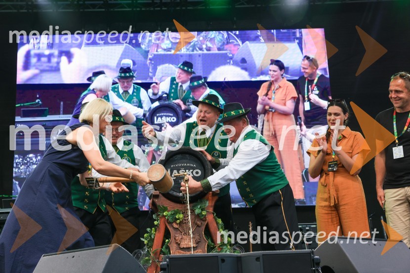  Marta Bulhak, direktorica Pivovarna Laško Union;  ... ;  ... ;  Tina Belej, vodja trajnostnega razvoja in korporativnega sodelovanja, Pivovarna Laško Union;  Urban Kramberger,  direktor festivala Pivo in cvetje, manager blagovne skupine PLU59. festival Pivo in cvetje Laško, otvoritev festivala