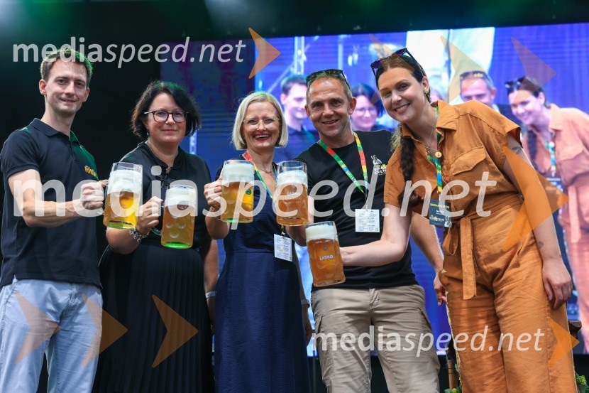  Marko Šantej, župan, Občina Laško;  Dubravka Kalin, generalna direktorica, Direktorat za turizem na Ministrstvu za gospodarstvo, turizem in šport;  Marta Bulhak, direktorica Pivovarna Laško Union;  Urban Kramberger,  direktor festivala Pivo in cvetje, manager blagovne skupine PLU;  Tina Belej, vodja trajnosti in korporativne vključenosti Pivovarna Laško Union59. festival Pivo in cvetje Laško, otvoritev festivala