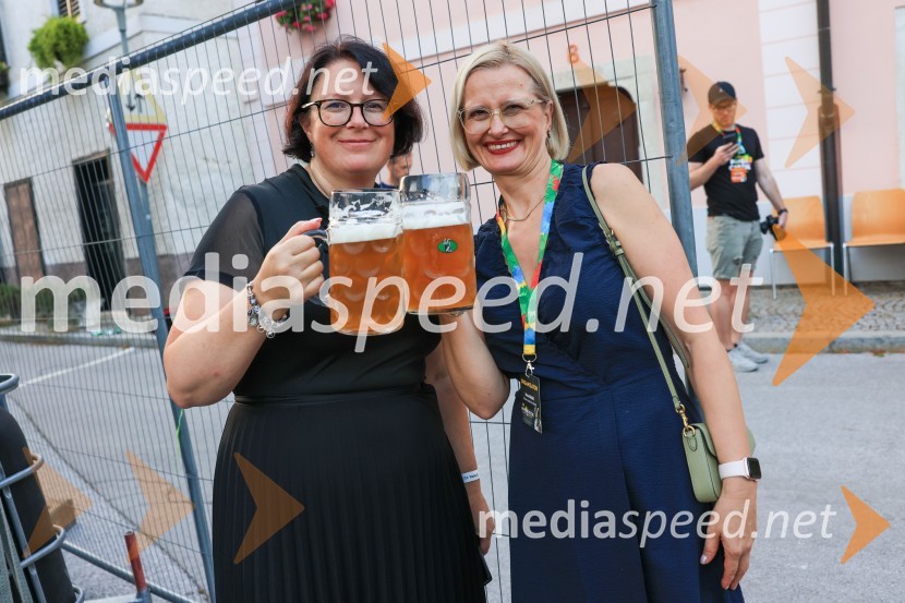  Dubravka Kalin, generalna direktorica, Direktorat za turizem na Ministrstvu za gospodarstvo, turizem in šport;  Marta Bulhak, direktorica Pivovarna Laško Union59. festival Pivo in cvetje Laško, otvoritev festivala
