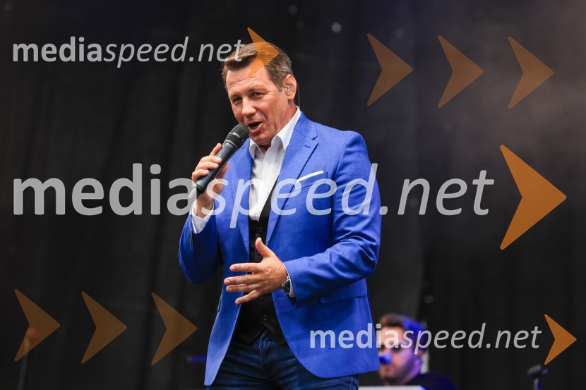  Marko Vozelj, pevec59. festival Pivo in cvetje Laško, otvoritev festivala