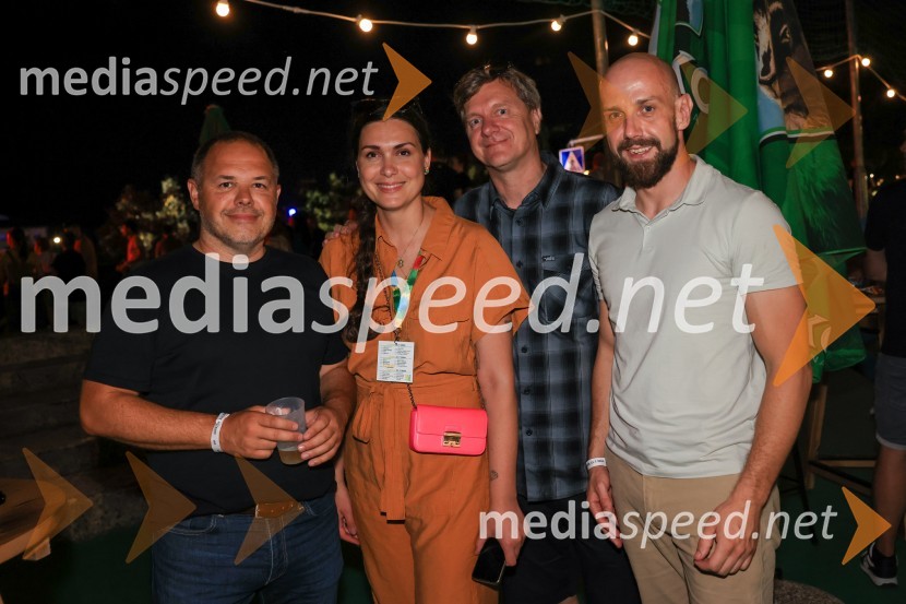  Jure Struc, direktor, Zavod za turizem Maribor;  Tina Belej, vodja trajnosti in korporativne vključenosti Pivovarna Laško Union;  ... ;  ... 59. festival Pivo in cvetje Laško, otvoritev festivala