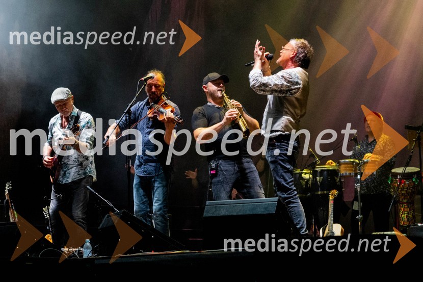  ... ;  ... ;  ... ;  Zlatan Stipišić - Gibonni, pevec59. festival Pivo in cvetje Laško, otvoritev festivala