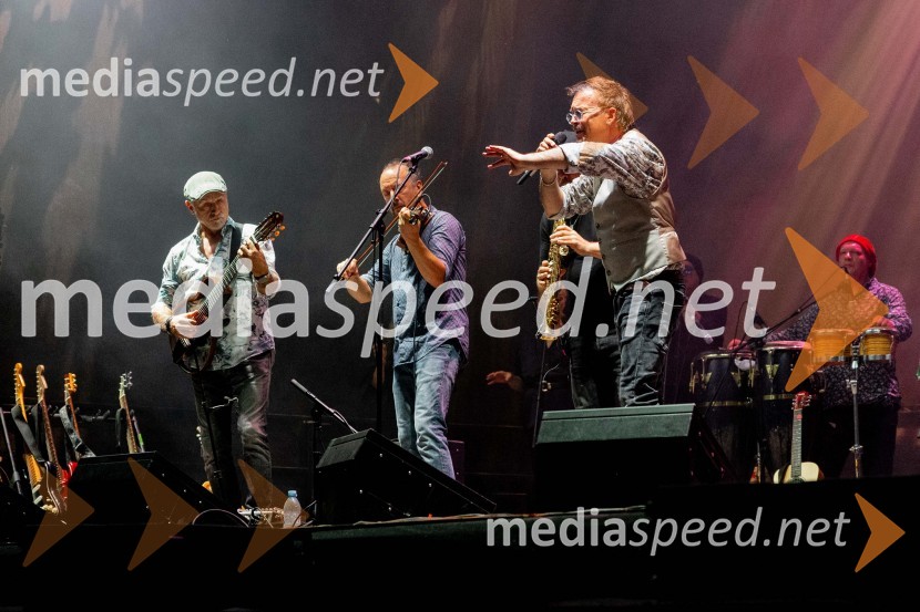  ... ;  ... ;  Zlatan Stipišić - Gibonni, pevec59. festival Pivo in cvetje Laško, otvoritev festivala