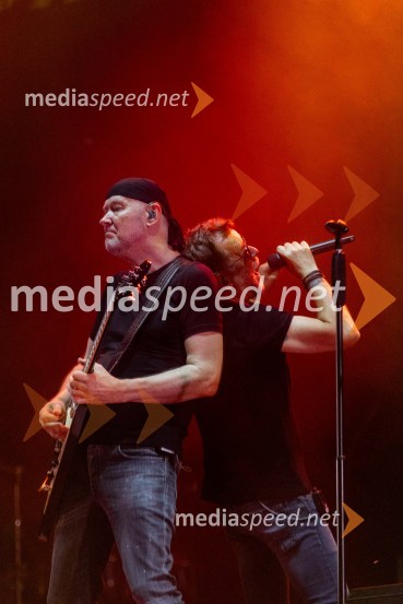  Robert Novak, skupina Mi2; dr. Tone Kregar, zgodovinar, pevec Mi2, direktor Muzeja novejše zgodovine Celje59. festival Pivo in cvetje Laško, otvoritev festivala