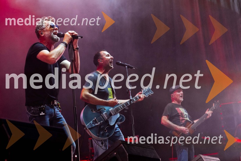 dr. Tone Kregar, zgodovinar, pevec Mi2, direktor Muzeja novejše zgodovine Celje;  Jernej Dirnbek - Dimek, skupina MI2;  Robert Novak, skupina Mi259. festival Pivo in cvetje Laško, otvoritev festivala