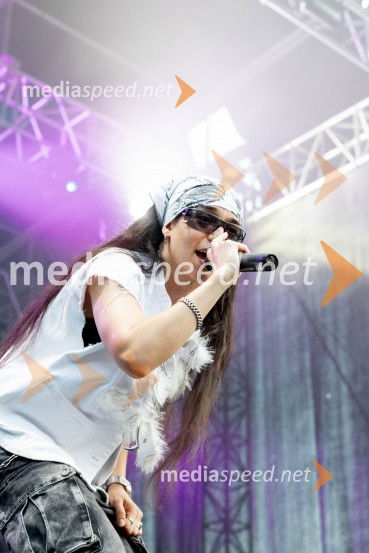  Mia Puhar Rodin - Masayah, pevka59. festival Pivo in cvetje Laško, otvoritev festivala