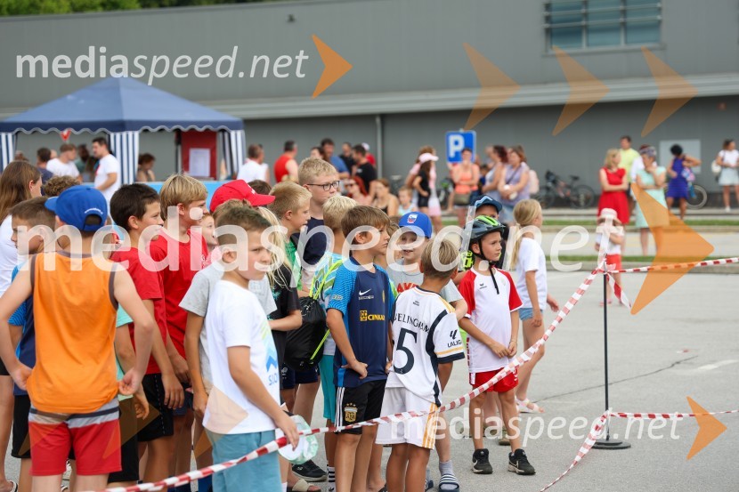 Sprejem za nogometaša Žana Karničnika