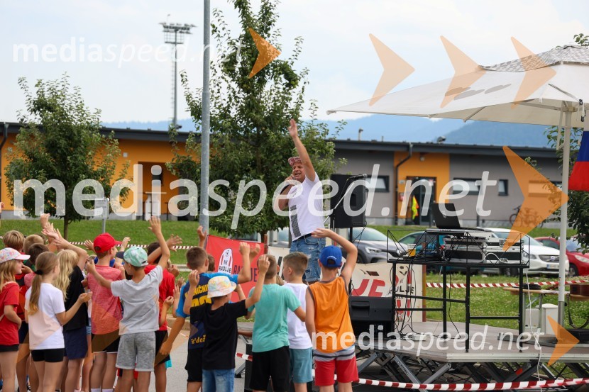  Uroš Krajnc, DJ UkacSprejem za nogometaša Žana Karničnika