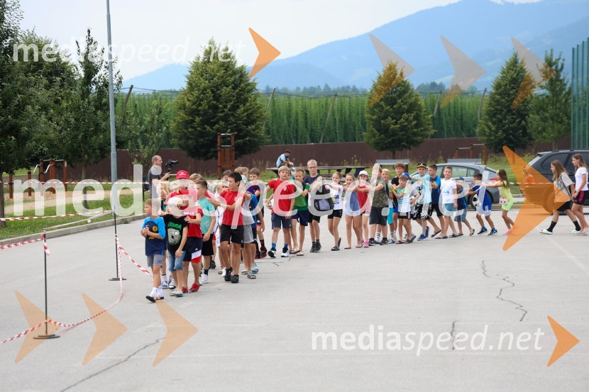 Sprejem za nogometaša Žana Karničnika