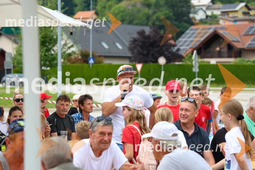  Uroš Krajnc, DJ UkacSprejem za nogometaša Žana Karničnika