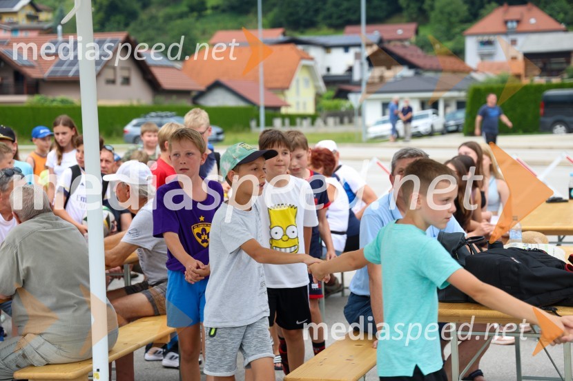 Sprejem za nogometaša Žana Karničnika