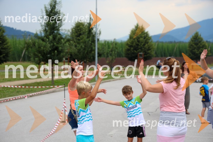 Sprejem za nogometaša Žana Karničnika