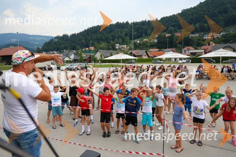 Sprejem za nogometaša Žana Karničnika