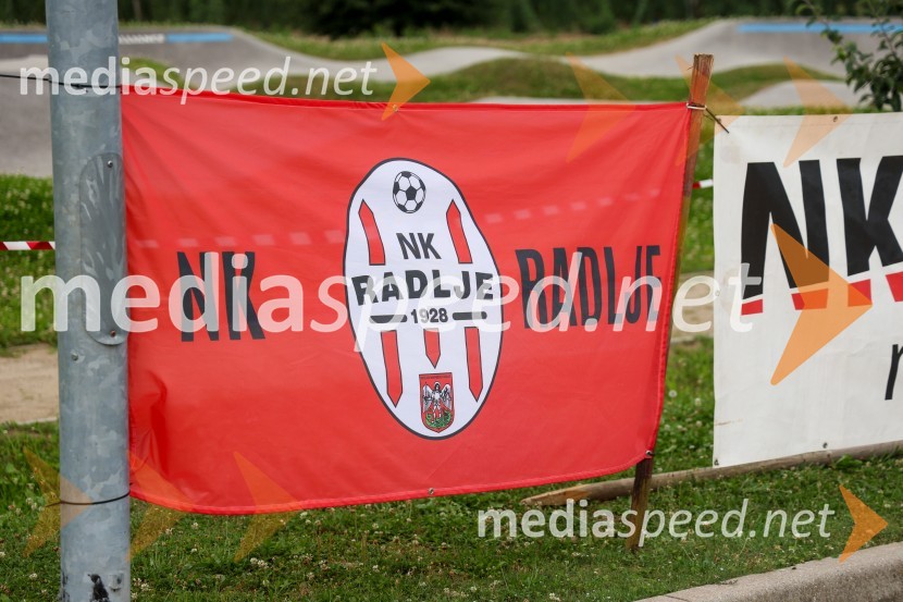 Sprejem za nogometaša Žana Karničnika