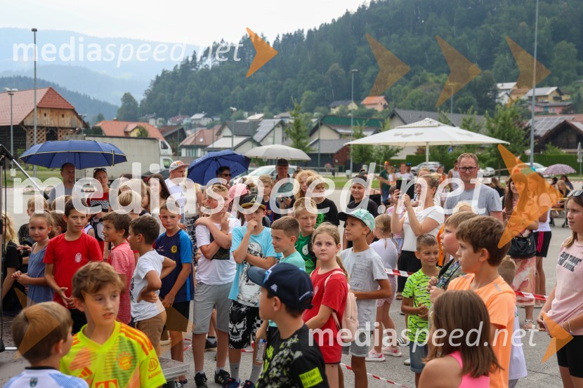 Sprejem za nogometaša Žana Karničnika