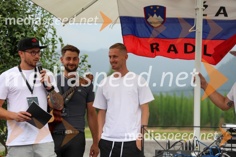  Renato Ternik;  Rudi Breznik, Harmonikar pri Trio Rudija Breznika;  Žan  Karničnik, nogometašSprejem za nogometaša Žana Karničnika