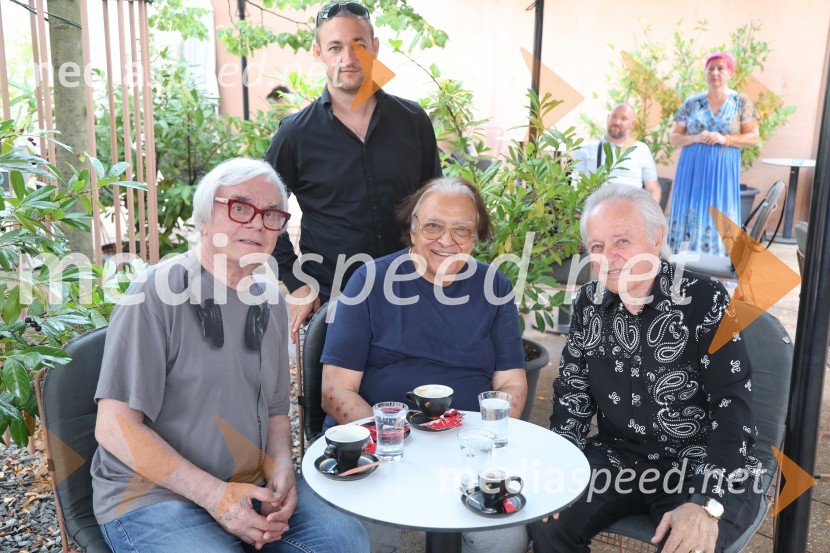  Lado  Leskovar, pevec in ambasador Unicef;  ... ;  Oto Pestner, pevec;  Alfi Nipič, pevecGala večer slovenske popevke na Festivalu Arsana