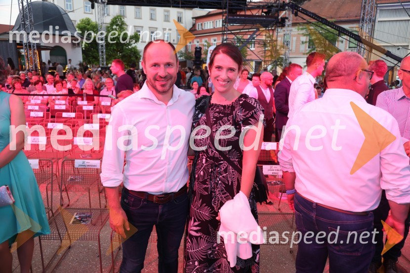  Jernej Vrtovec, NSi;  ... Gala večer slovenske popevke na Festivalu Arsana