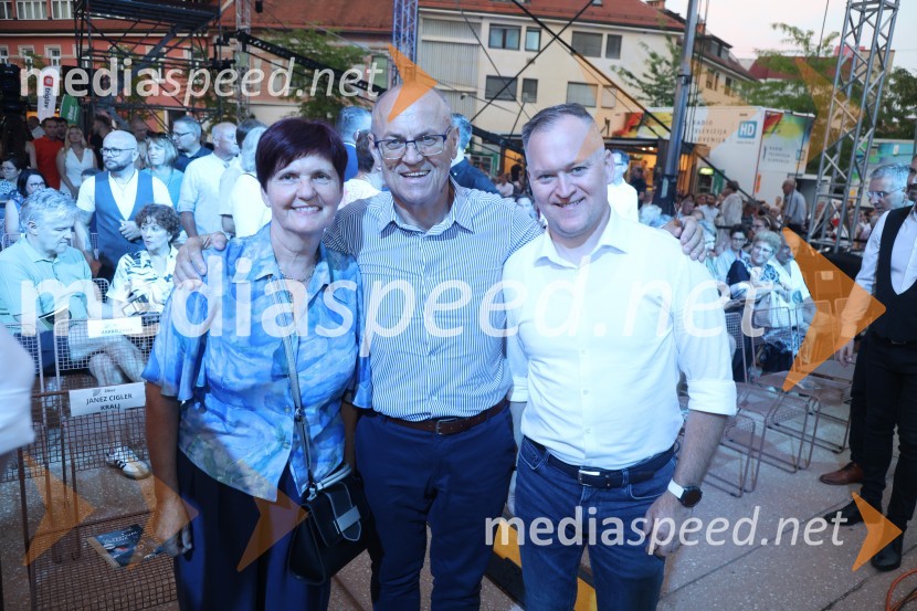  ... ;  Jožef Horvat, član izvršilnega odbora, NSi;  Robert Ilc, glavni tajnik NSiGala večer slovenske popevke na Festivalu Arsana