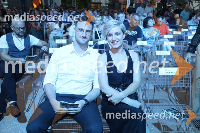  ... ;  Tina Preac, prokuristka, Žiher hišeGala večer slovenske popevke na Festivalu Arsana