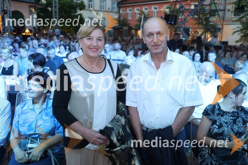  Ljudmila Novak, evropska poslanka, NSI;  Roman NovakGala večer slovenske popevke na Festivalu Arsana