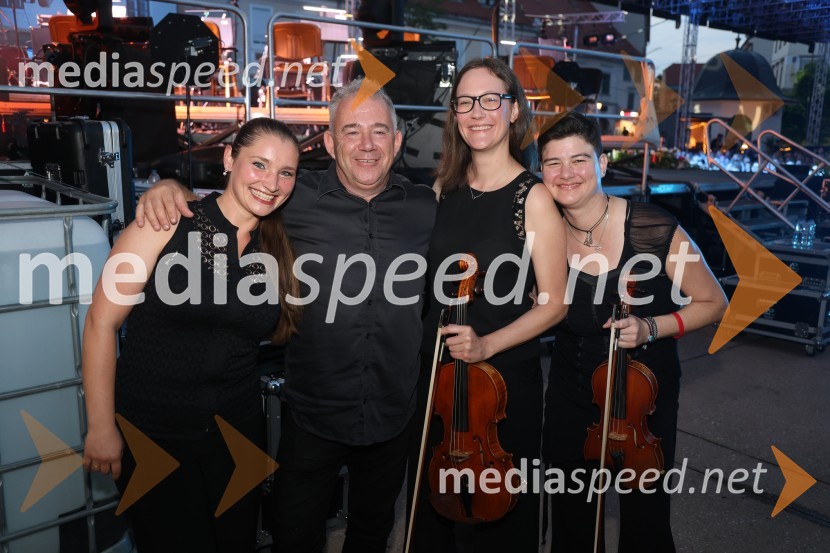 Gala večer slovenske popevke na Festivalu Arsana