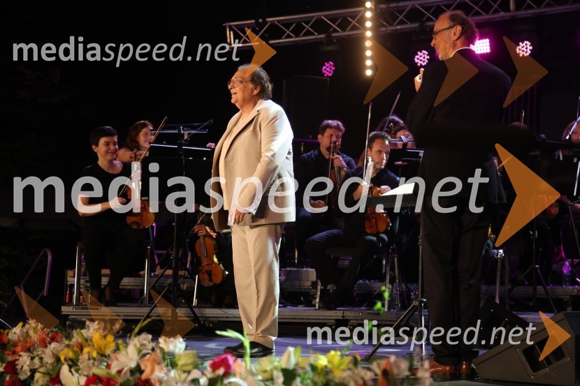  Oto Pestner, pevecGala večer slovenske popevke na Festivalu Arsana