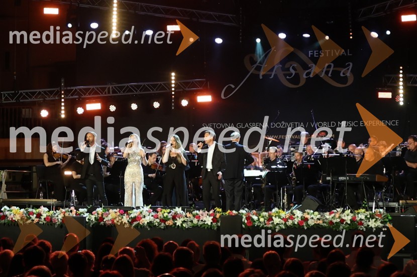  Mladen Delin, direktor festivala Arsana;  Ana Delin, pevka, Vox Arsana;  Barbara Grabar, pevka, Vox Arsana;  Samo Ivačič, pevec, Vox ArsanaGala večer slovenske popevke na Festivalu Arsana