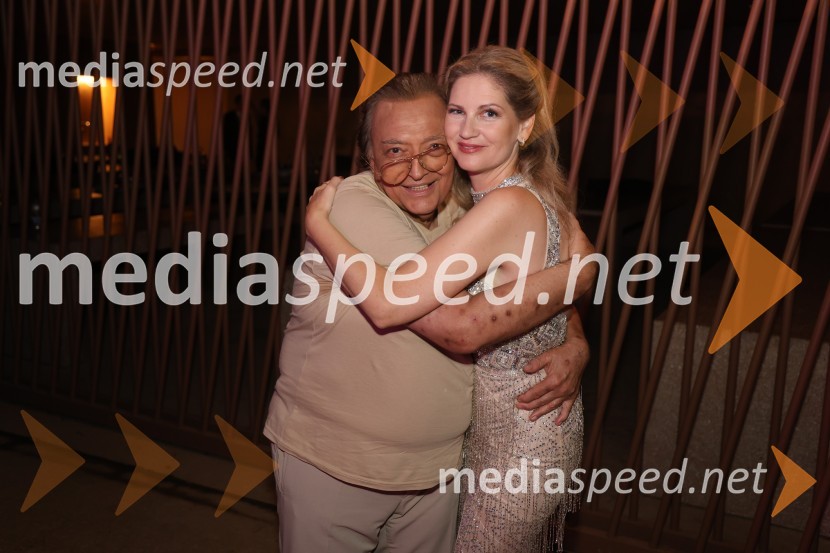  Oto Pestner, pevec;  Ana Delin, pevka, Vox ArsanaGala večer slovenske popevke na Festivalu Arsana