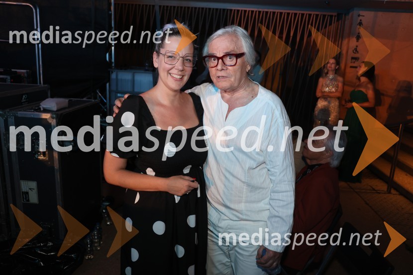  Mateja Naberšnik, maskerka;  Lado  Leskovar, pevec in ambasador UnicefGala večer slovenske popevke na Festivalu Arsana