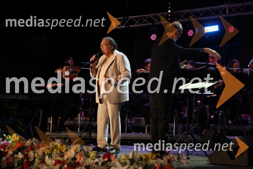  Oto Pestner, pevecGala večer slovenske popevke na Festivalu Arsana