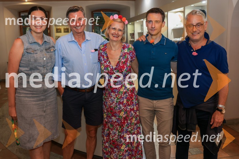  Tina Belej, vodja trajnostnega razvoja in korporativnega sodelovanja, Pivovarna Laško Union;  Borut Pahor, nekdanji predsednik Republike Slovenije;  Marta Bulhak, direktorica Pivovarna Laško Union;  Marko Šantej, župan, Občina Laško;  Matjaž Han, minister za gospodarstvo, turizem in športFestival Pivo in cvetje 2024, petek