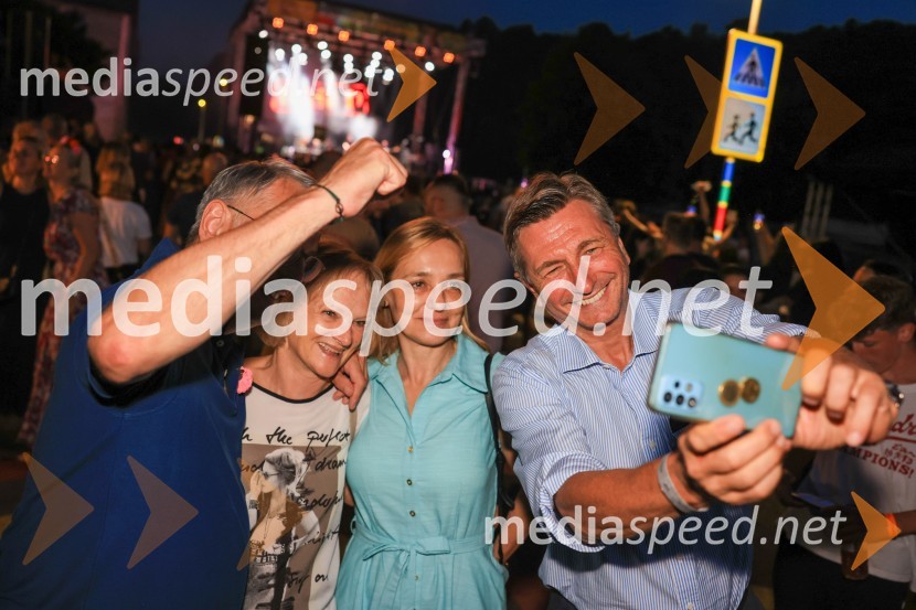  ... ; dr. Alja  Brglez, šefinja kabineta bivšega predsednika RS;  Borut Pahor, nekdanji predsednik Republike SlovenijeFestival Pivo in cvetje 2024, petek