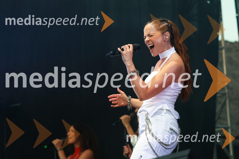  Nina Pušlar, pevkaFestival Pivo in cvetje 2024, sobota