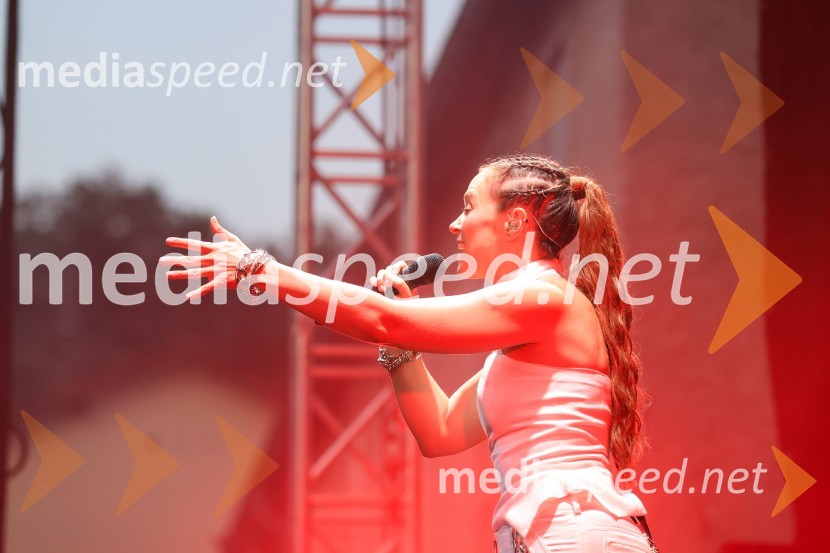  Nina Pušlar, pevkaFestival Pivo in cvetje 2024, sobota