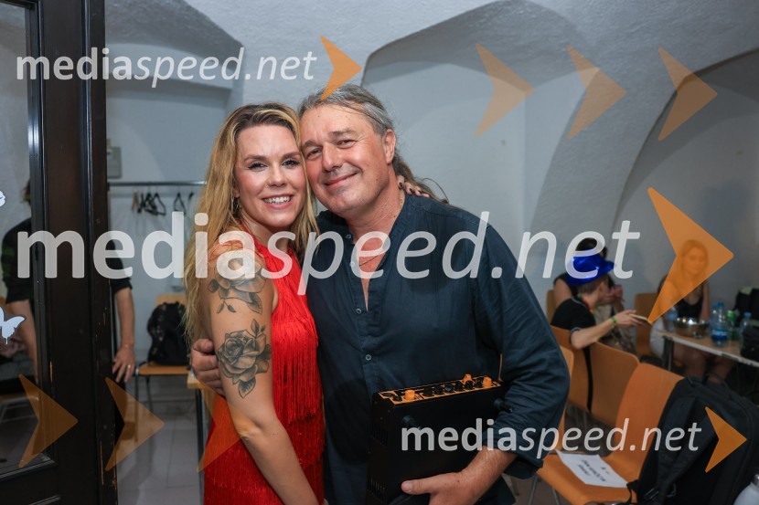  Nika Zorjan, pevka;  Janez Zorjan, bas kitaraFestival Pivo in cvetje 2024, sobota