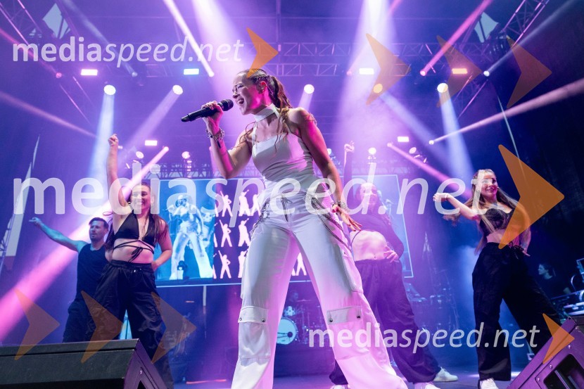  Nina Pušlar, pevkaFestival Pivo in cvetje 2024, sobota