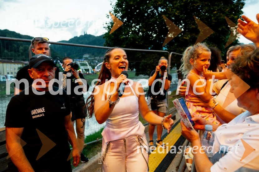  ... ;  ... ;  Nina Pušlar, pevka;  ... Festival Pivo in cvetje 2024, sobota