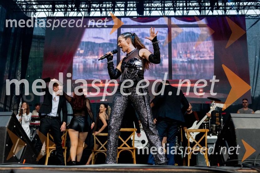  Nina Pušlar, pevkaFestival Pivo in cvetje 2024, sobota